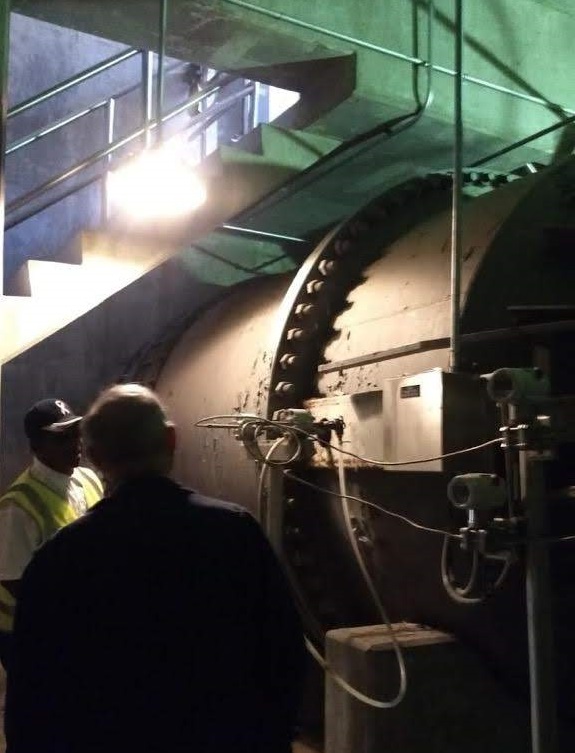 96 inch diameter pipe, all the water that runs through the facility comes here after preliminary treatment. This pipe is as old as the facility. 96 inch diameter pipe, all the water that runs through the facility comes here after preliminary treatment. This pipe is as old as the facility.