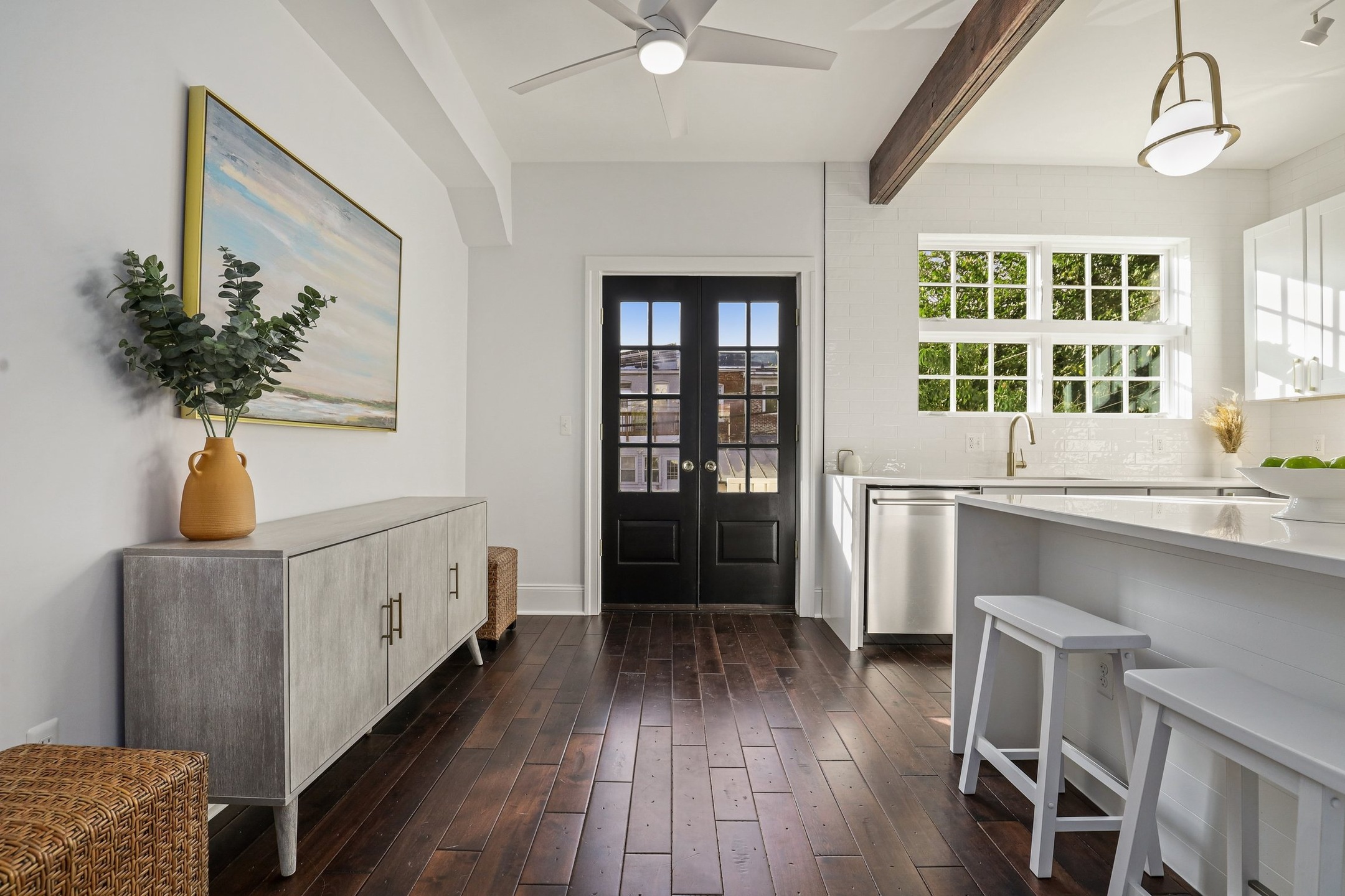 Organized entryway and kitchen - Redfin.jpg Organized entryway and kitchen - Redfin.jpg
