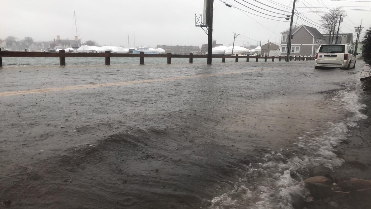 Flooding in winthrop, photo: @jeffreytngrid on twitter