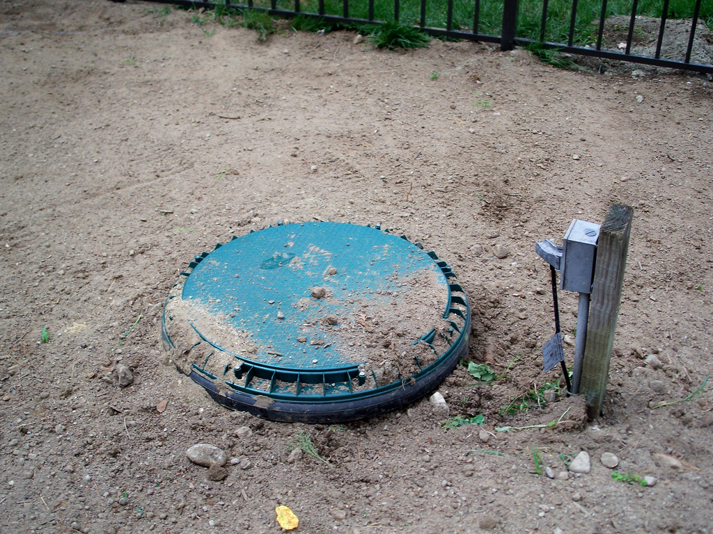 Septic tank lid. photo: flickr.com/mmwm (CC BY-NC-ND 2.0)